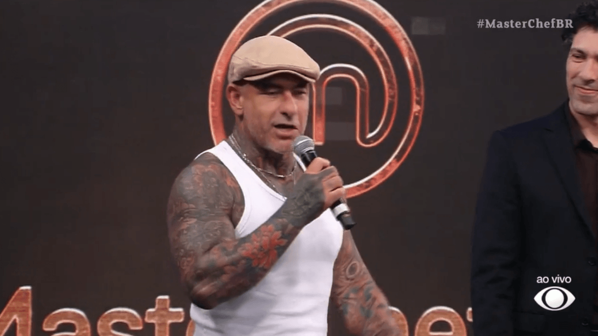 Henrique Fogaça invade final do MasterChef 10: "Estou de volta"