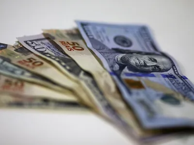 Juliana Rosa: dólar fecha 2024 com alta perto de 30%, maior valorização desde 2020