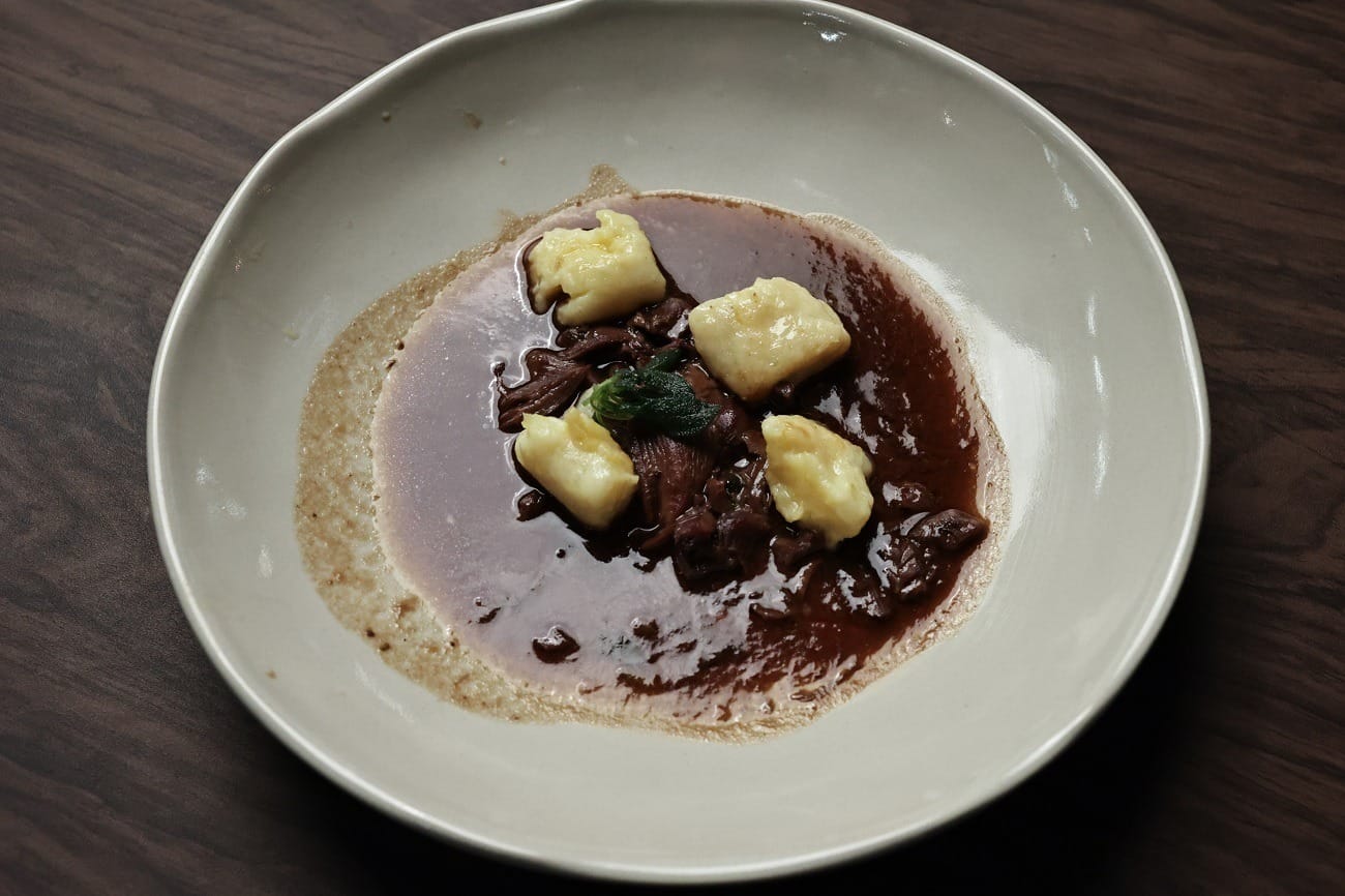 Stinco de cordeiro com nhoque de batata | Band Receitas