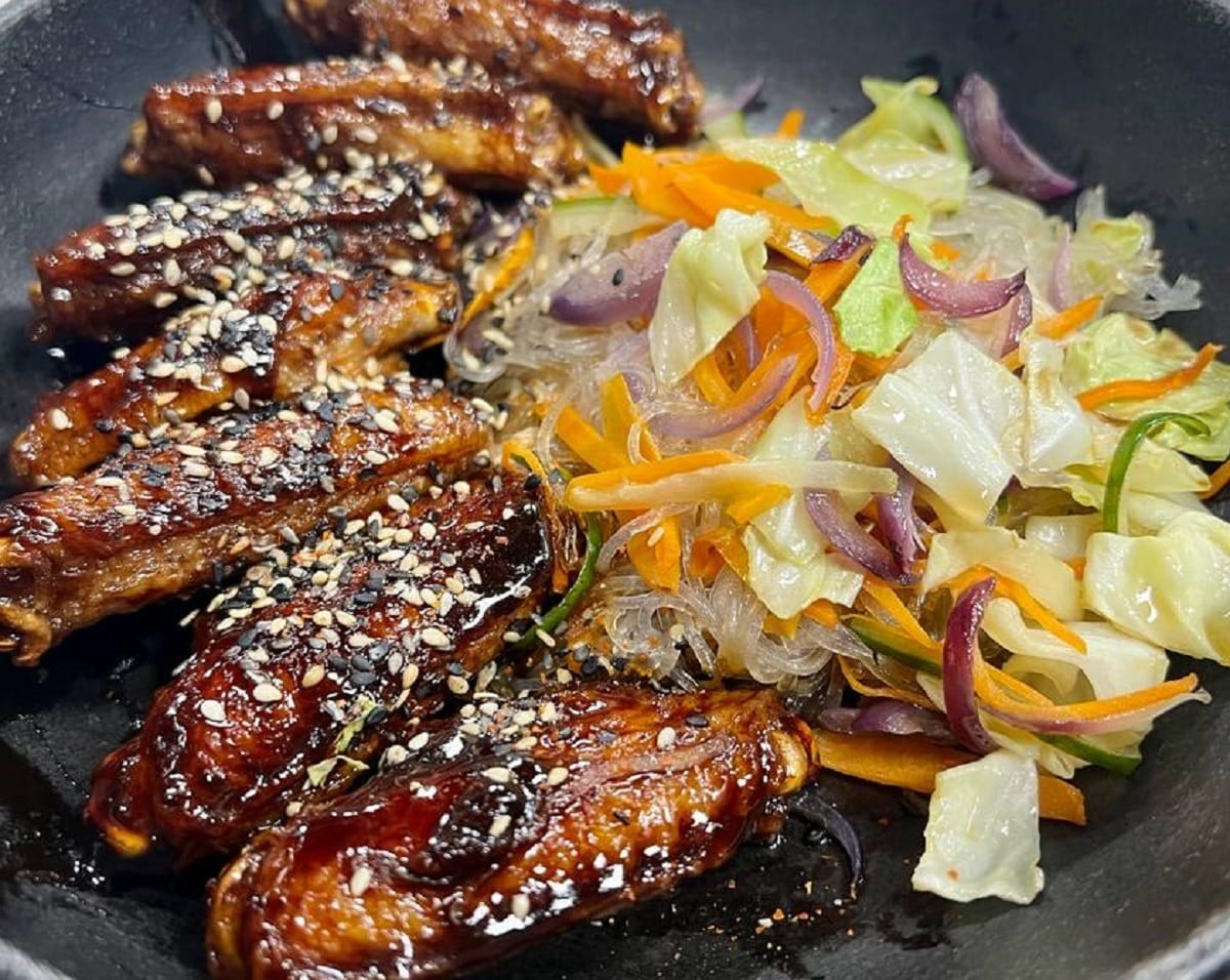 Asinhas fritas e macarrão de arroz | Band Receitas