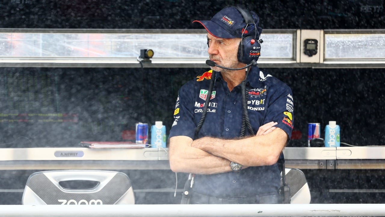 Red Bull anuncia saída do projetista Adrian Newey
