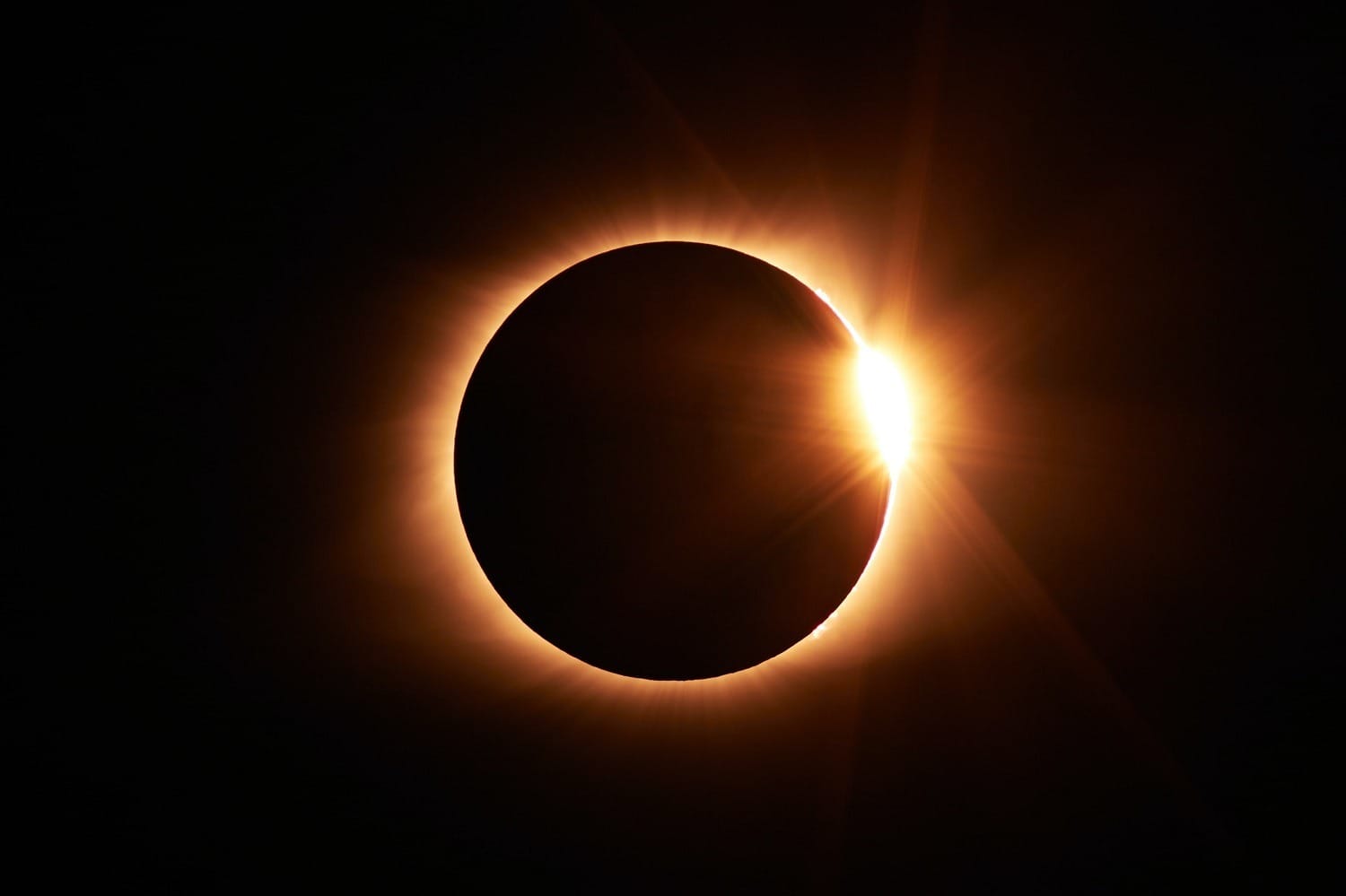 Outubro de 2023 tem eclipse poderoso e astrologia promete novos começos no mês