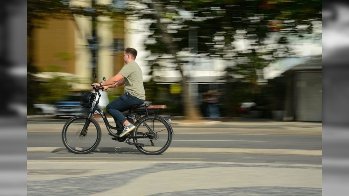 Bicicletas elétricas ganham espaço e viram febre na Faria Lima