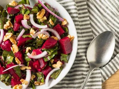 Salada refrescante de beterraba é boa entradinha para o almoço