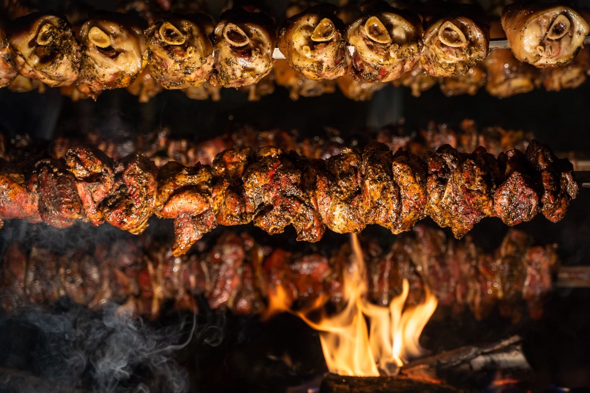 Marinadas de churrasco: especialista ensina três preparos (com tempero secreto!)
