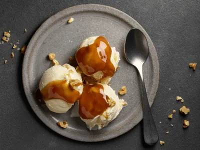 Sorvete de caramelo com café: sobremesa prática, criativa e cheia de sabor