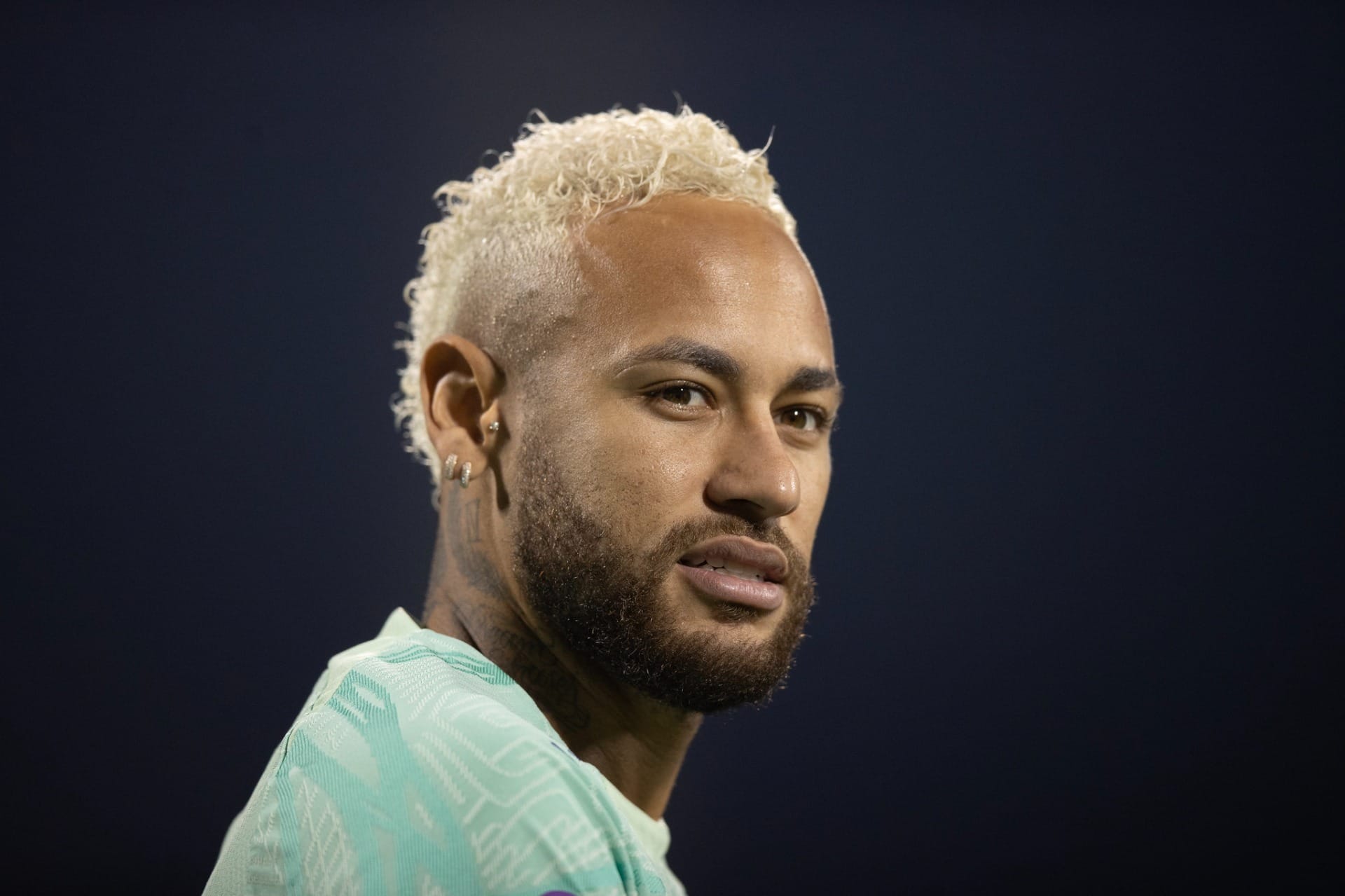 Neymar lamenta rebaixamento do Santos: "Nós iremos voltar a sorrir"