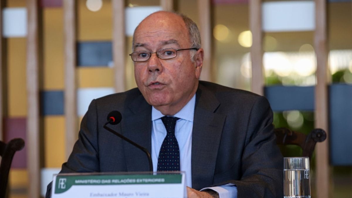 Schüler: Itamaraty não deve misturar Estado com eleição, diz especialista