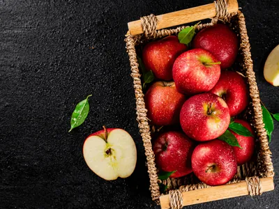 Benefícios da maçã: saiba como a fruta ajuda na limpeza dos dentes