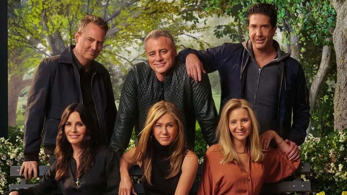 Elenco de ‘Friends’ fala pela 1ª vez após morte de Matthew Perry: ‘Arrasados’
