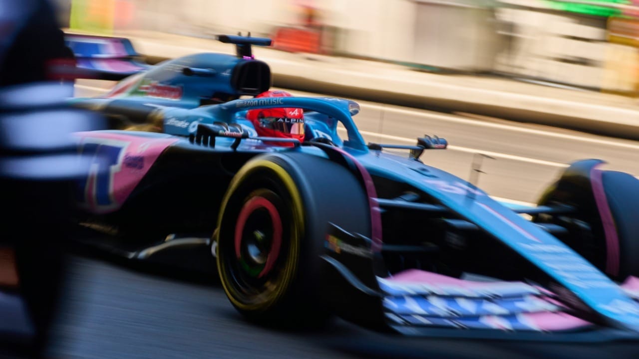 Ocon comemora apelido recebido de fãs no GP de São Paulo: 'É muito legal'