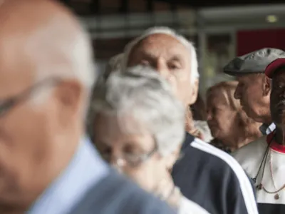 Denúncias de violência contra idosos crescem 25% e maioria ocorre em casa