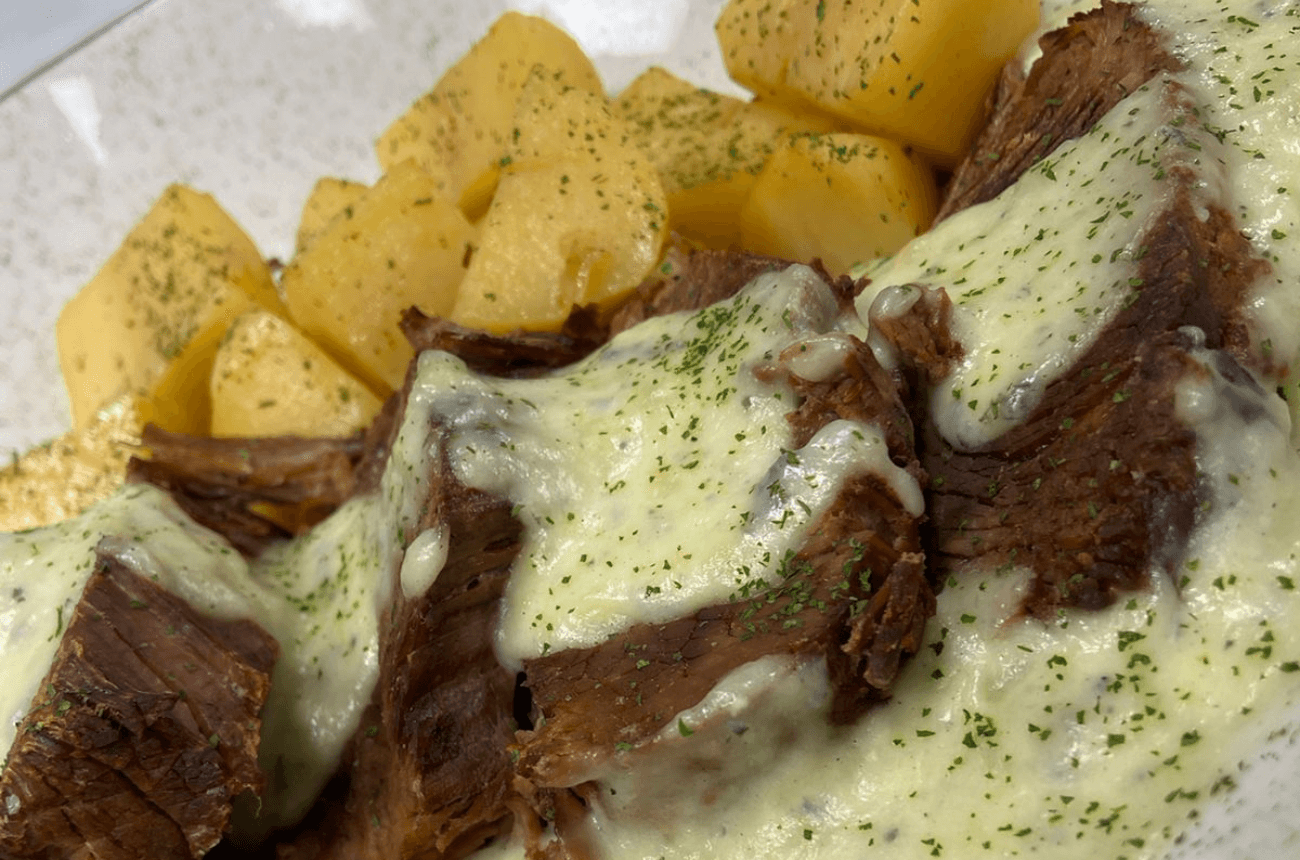 Carne de panela ao molho de gorgonzola | Band Receitas