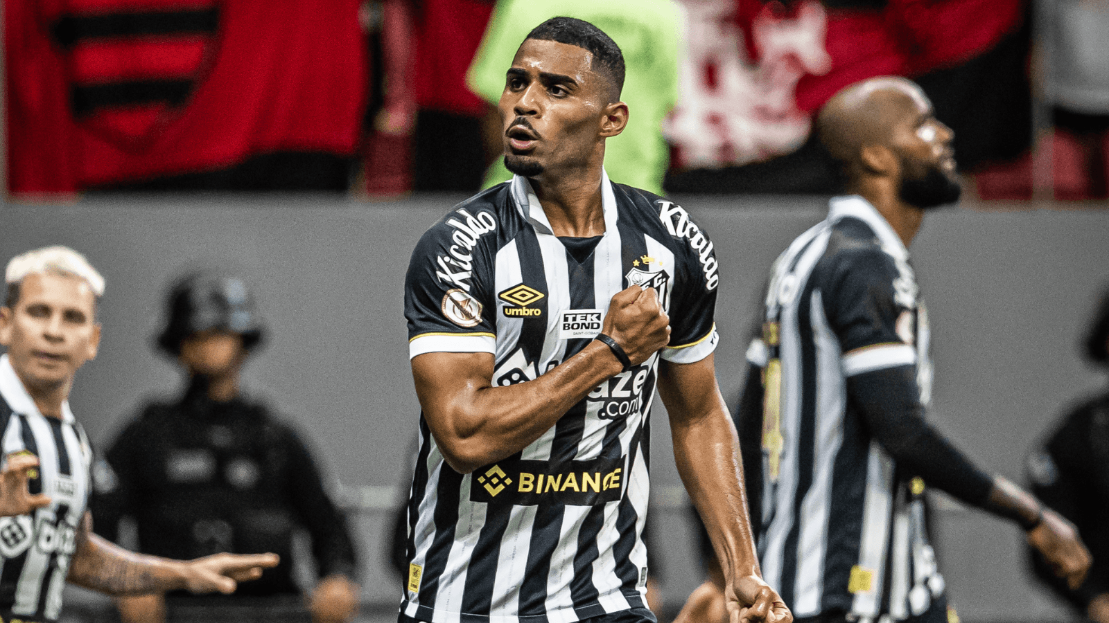 Santos vira, vence Flamengo fora de casa e abre distância para o Z4