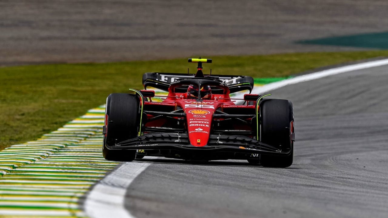 Carlos Sainz lidera dobradinha da Ferrari no treino livre do GP de São Paulo