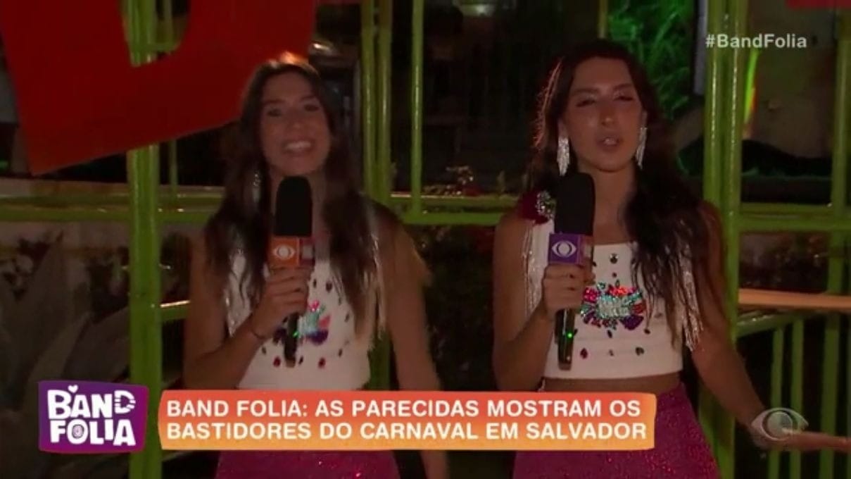 As Parecidas: Gêmeas se divertem com famosos nos bastidores
