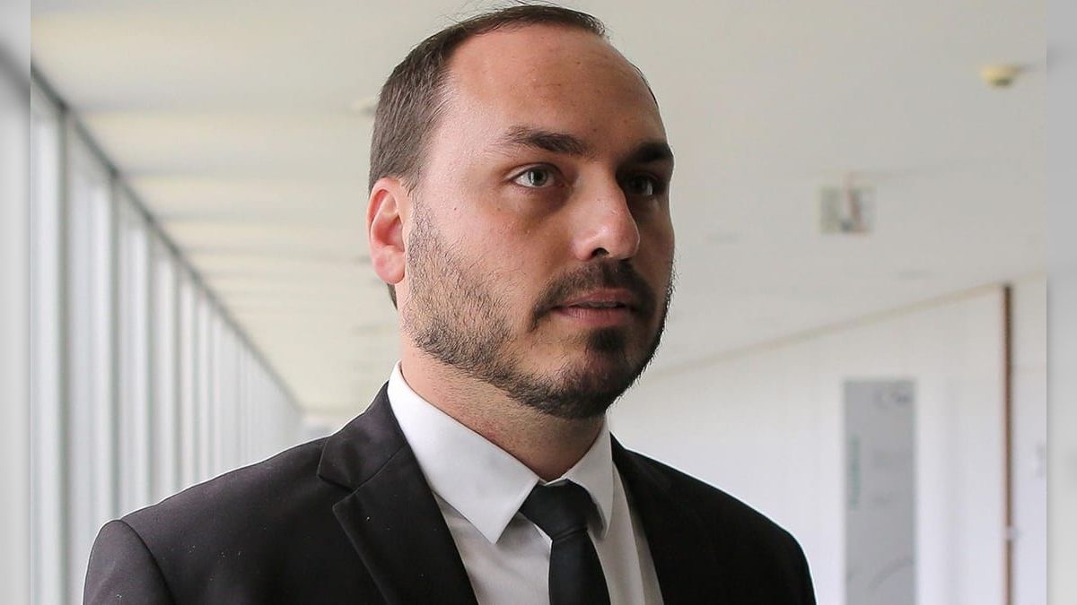 Cid diz que Carlos Bolsonaro comandava 'gabinete do ódio' dentro do Planalto