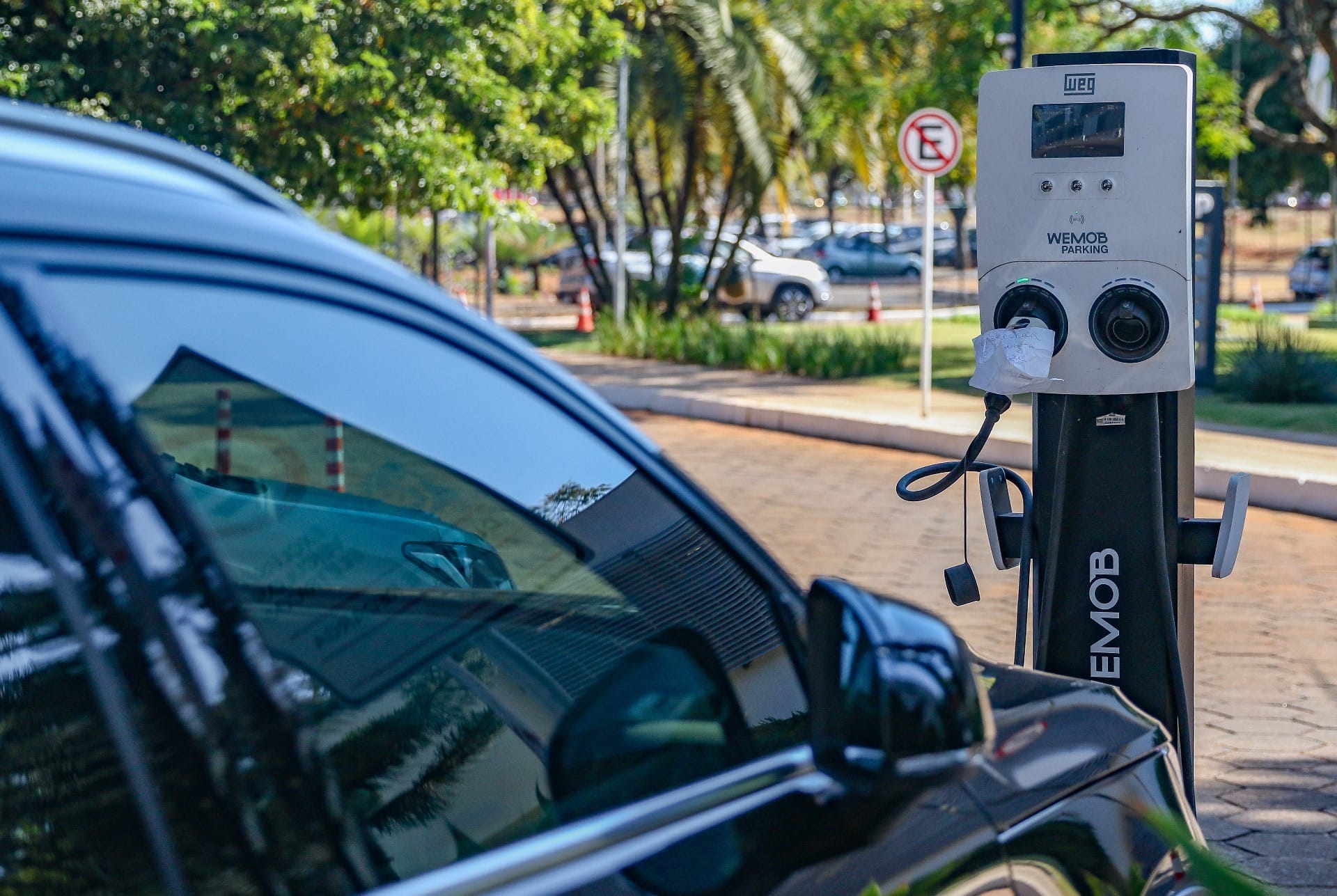 Taxação de carros elétricos divide setor e Anfavea promete ir à Justiça