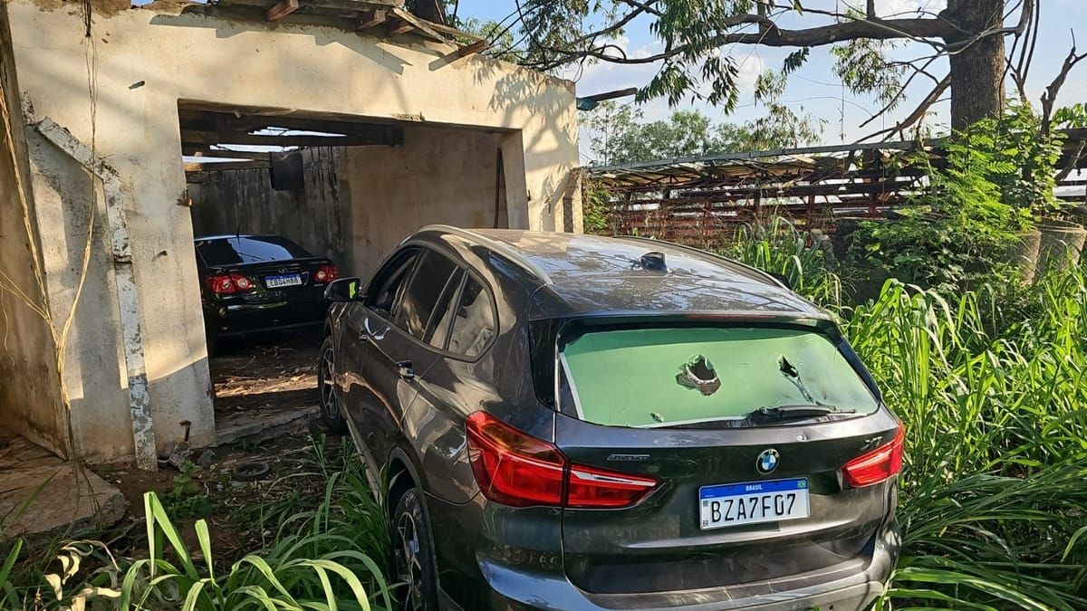 Criminosos explodem carro-forte na rodovia SP-332, em Cosmópolis