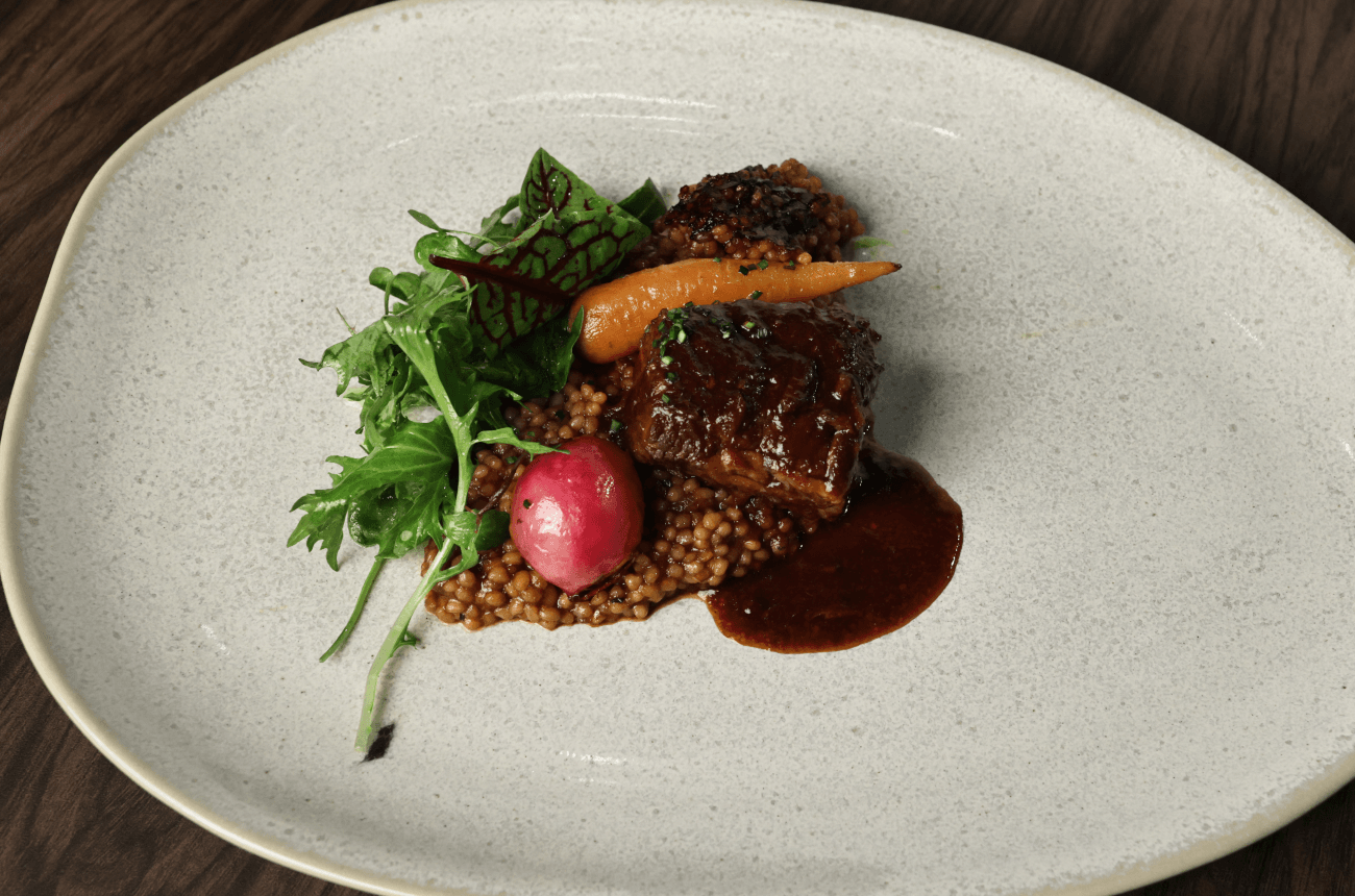 Cupim braseado com miniarroz caldoso e vegetais tostados | Band Receitas