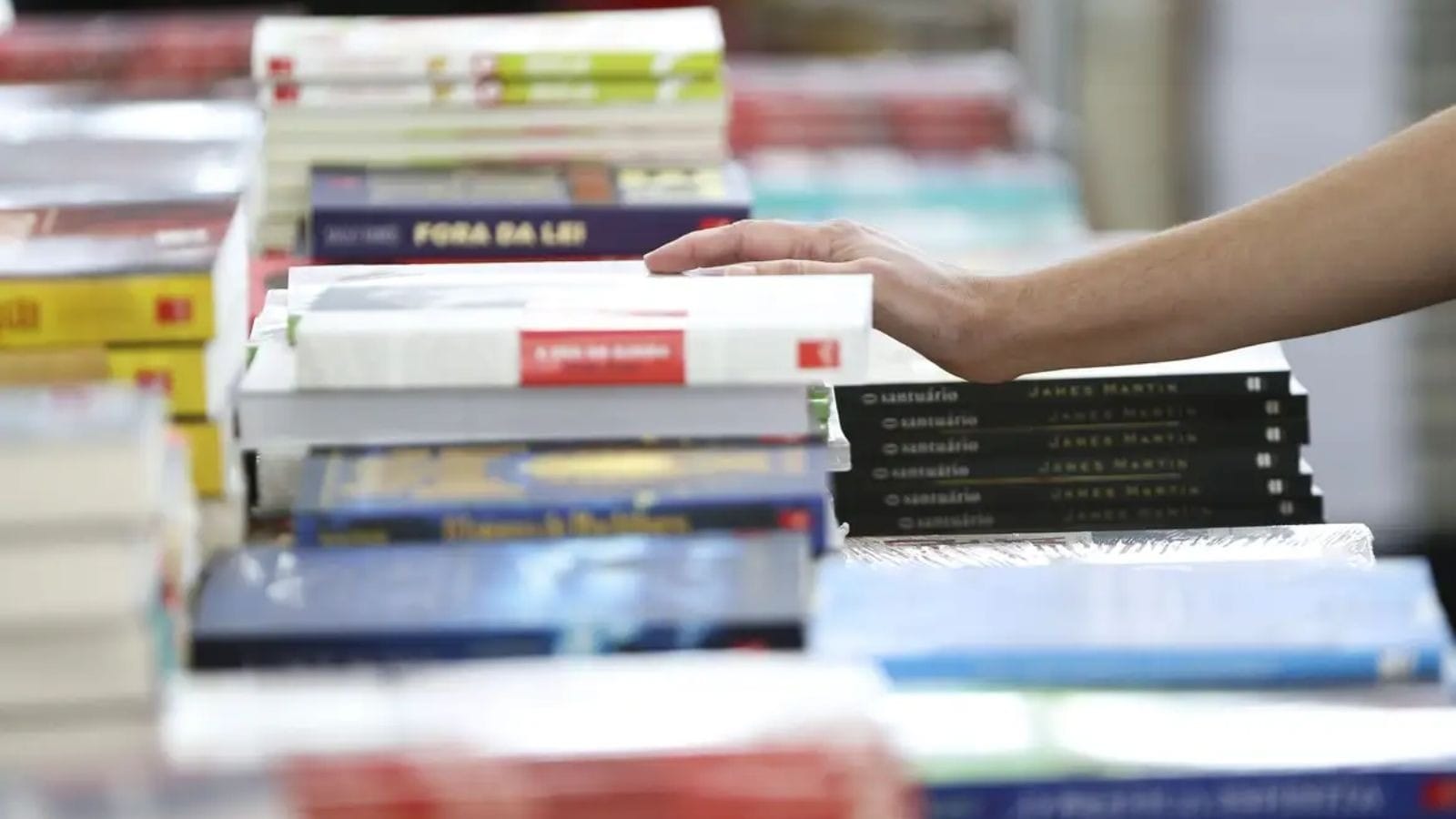 Mercado de livros cresce e gera 70 mil empregos no Brasil