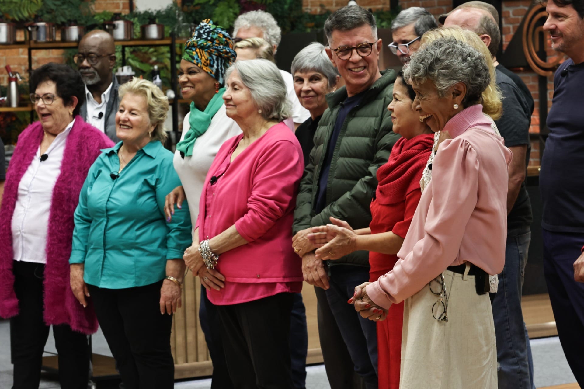 Veja fotos inéditas da estreia do MasterChef+ 2023