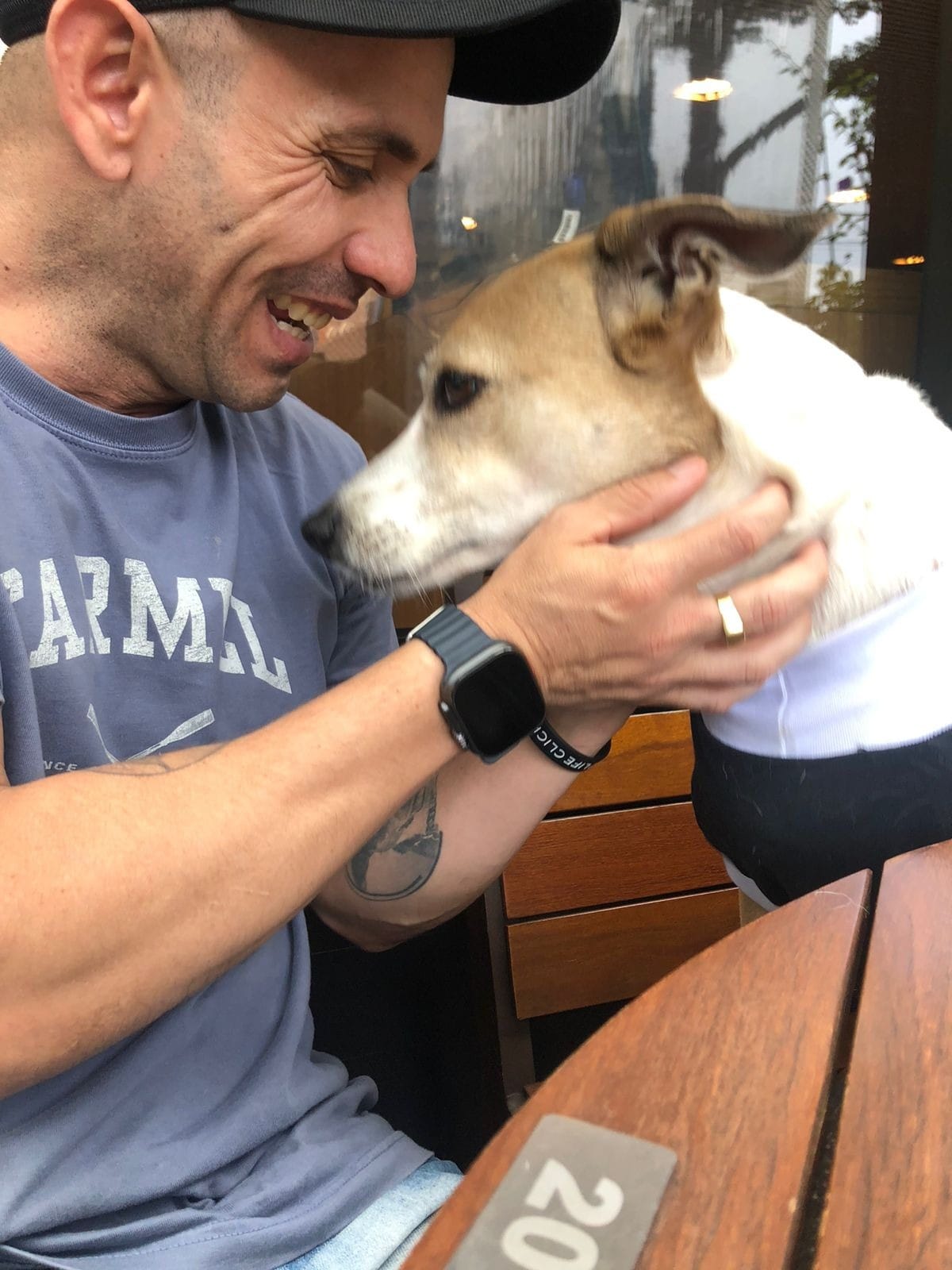 Reinaldo passou 45 dias em uma busca incansável pela filha canina (Foto: Juliana Finardi)