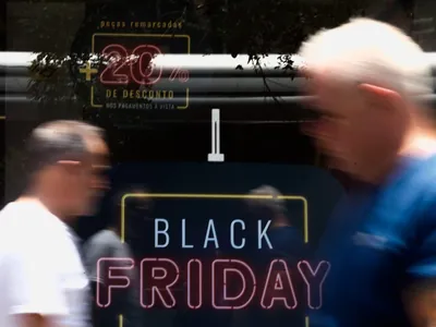 Black Friday: quase metade dos brasileiros usará IA para buscar ofertas