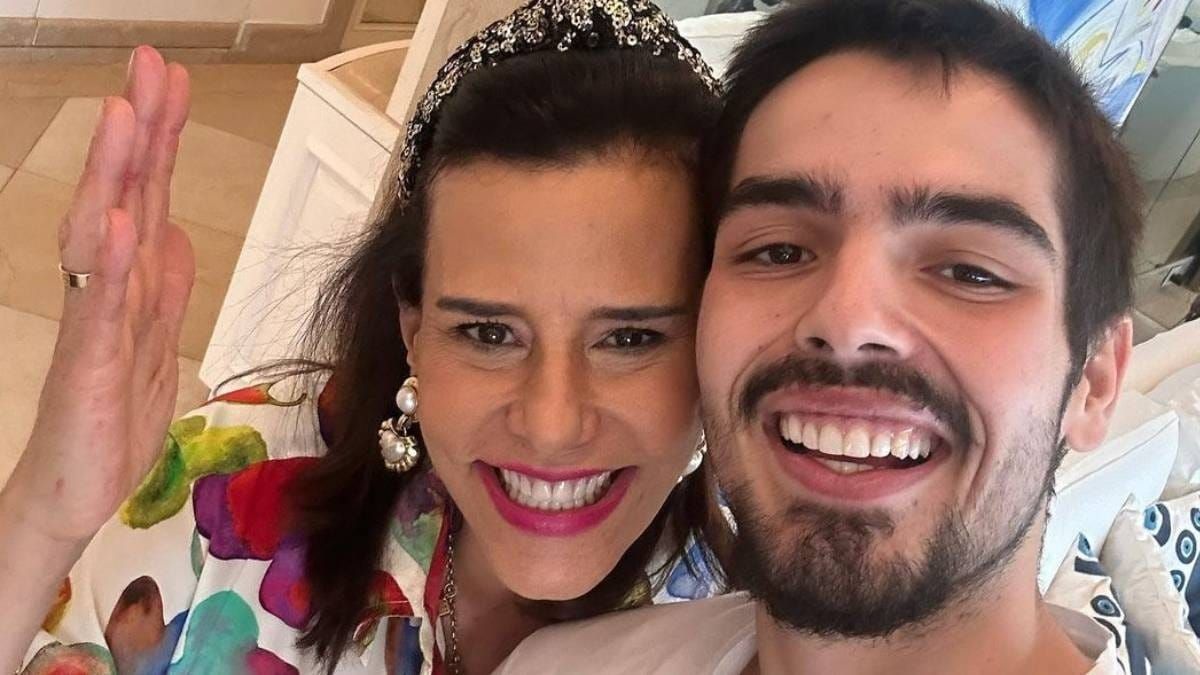 Narcisa abre as portas de seu apartamento de luxo ao lado do Copacabana Palace