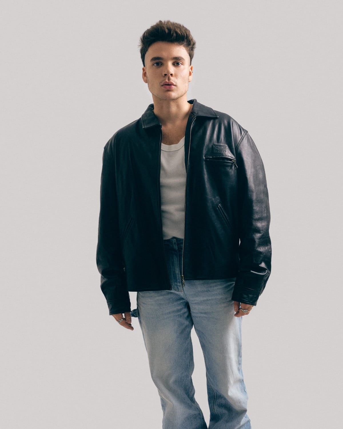 Marido de Sasha, João Lucas abandona gospel e lança música pop para esposa