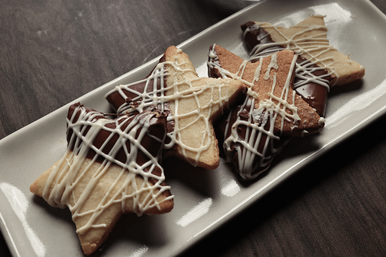 Biscoito de chocolate amanteigado de Natal | Band Receitas