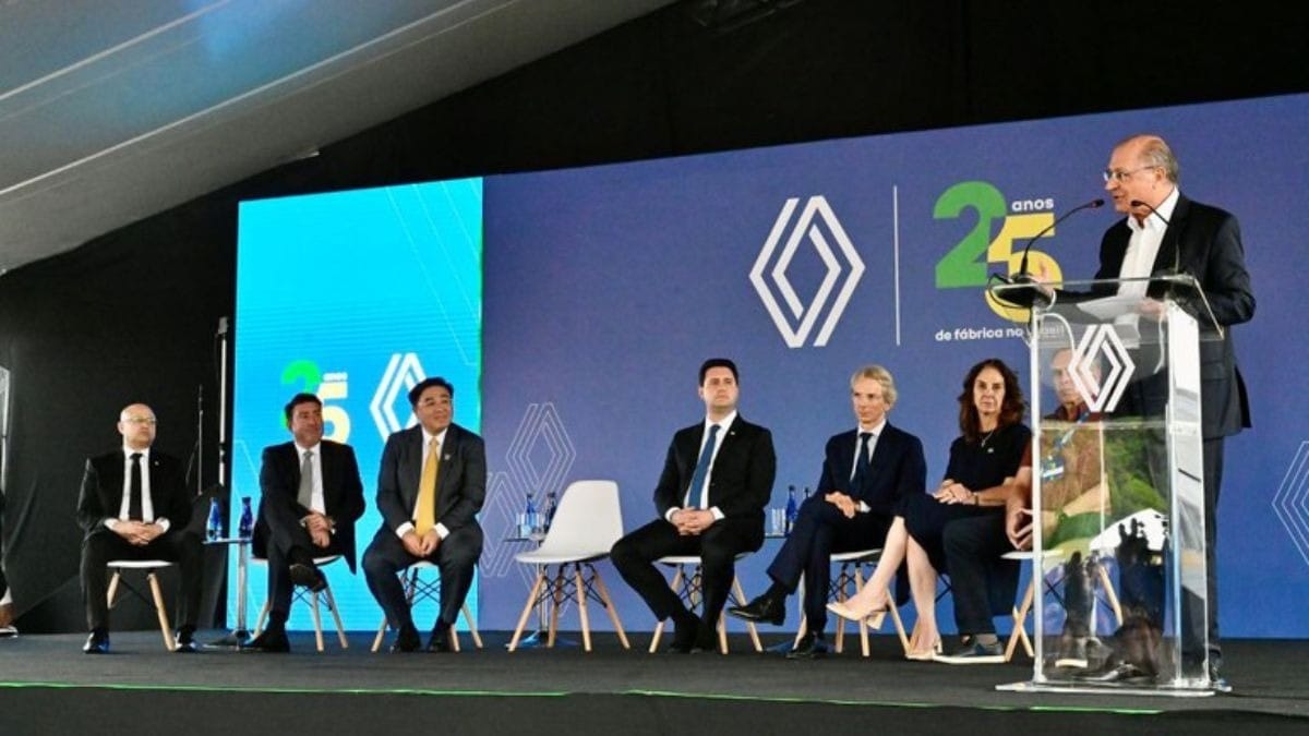 Renault anuncia investimento de R$ 2 bi para produzir novo SUV no Paraná