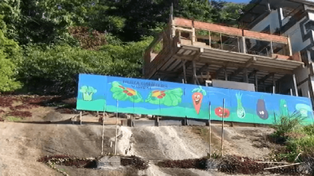 SEOP e Sub Prefeitura da Zona Sul demolem imóvel na Avenida Niemeyer