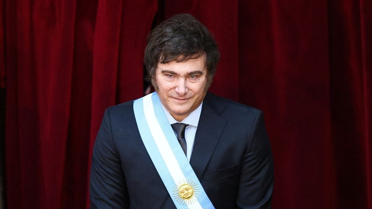 Javier Milei compara Lula a Maduro: 'Paralisou a contagem de votos'