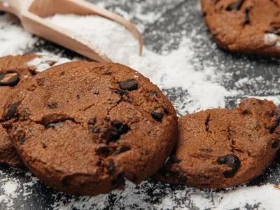 Biscoito de brownie fica pronto em 15 minutos; faça receita da Carole Crema