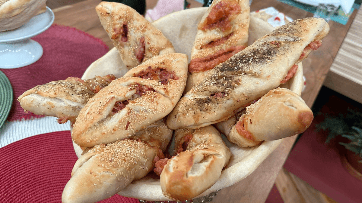 Esfihas com melaço | Band Receitas