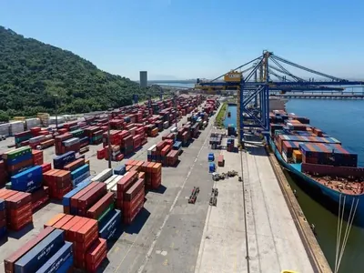 Brasil chama nova tarifa dos EUA de 'arbitrária' e cita 'acusação errônea'
