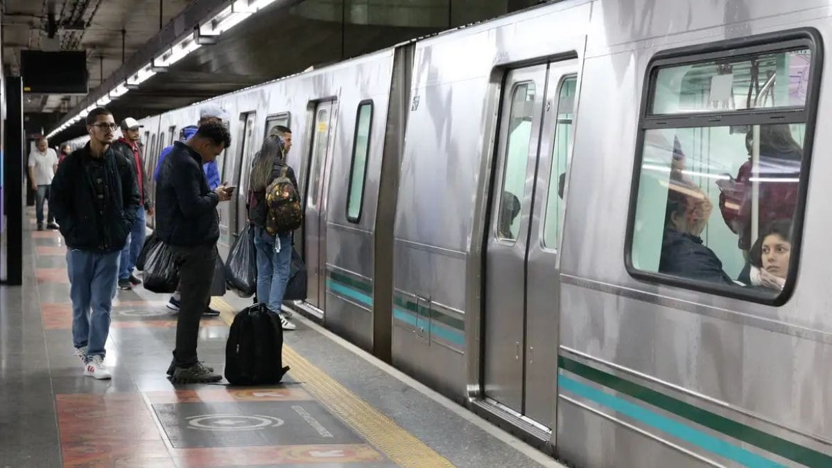 Sindicato dos metroviários de SP suspende greve em assembleia