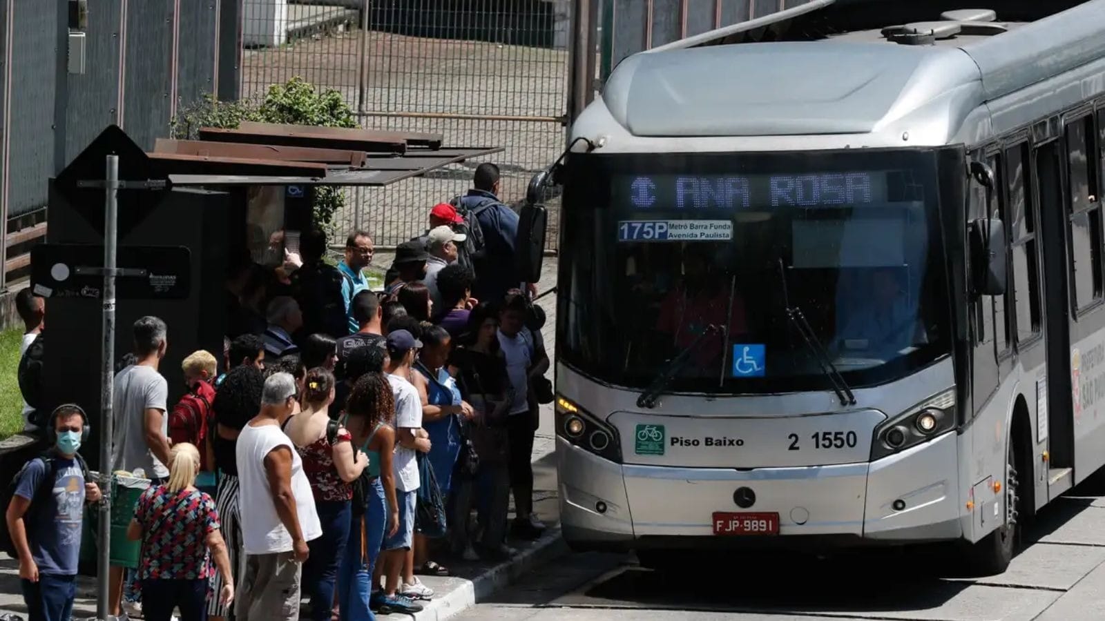 Tarifa de trem, metrô e ônibus em São Paulo fica mais cara a partir desta segunda