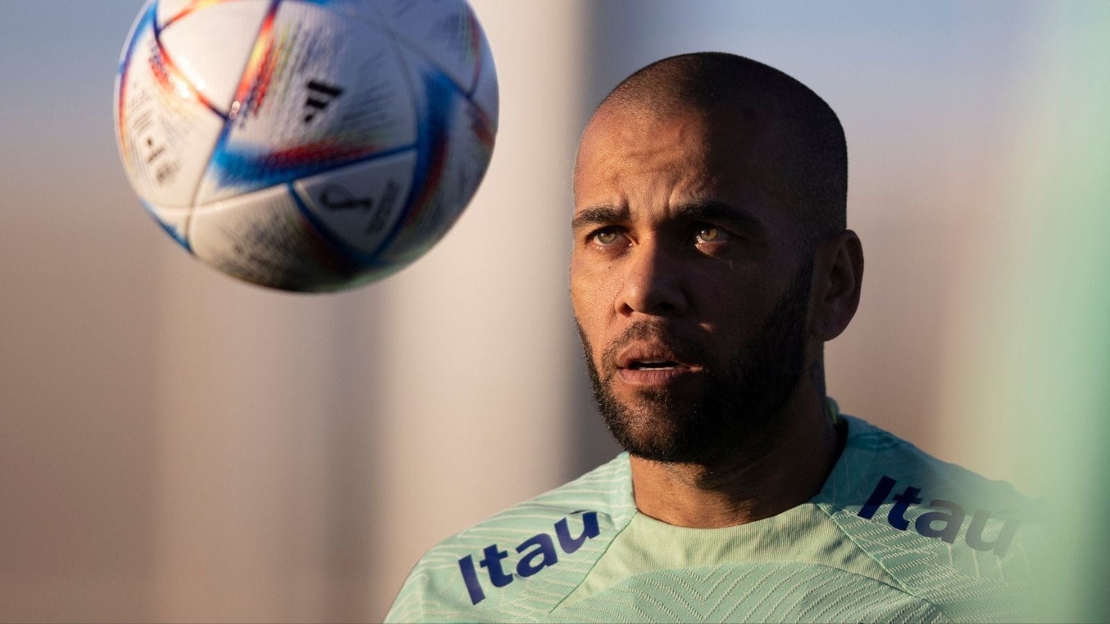 Saiba como Daniel Alves pagou a fiança para deixar a prisão na Espanha