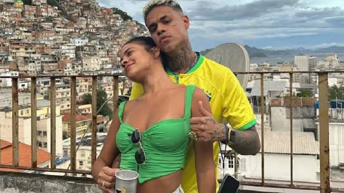 MC Cabelinho troca tatuagem de Bella Campos por nome de cantora americana