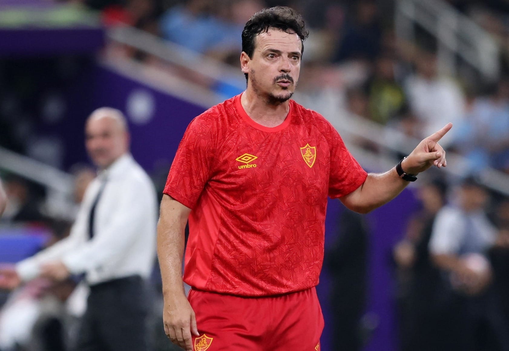 "Não faltou coragem", diz Diniz após Flu ser goleado por 'melhor time do mundo'