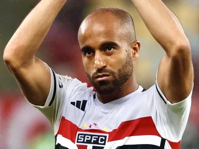 Lucas Moura volta a treinar, mas crise política no São Paulo continua