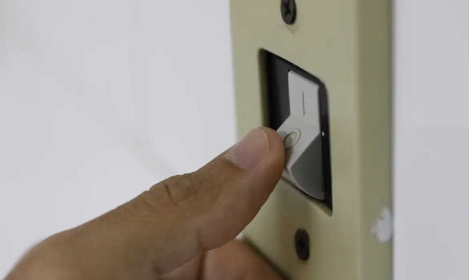 Moradores de Maricá passam Natal sem energia elétrica