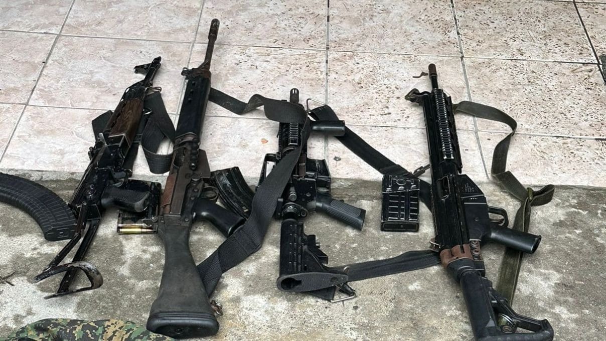 Armas apreendidas pela PM em Vigário Geral