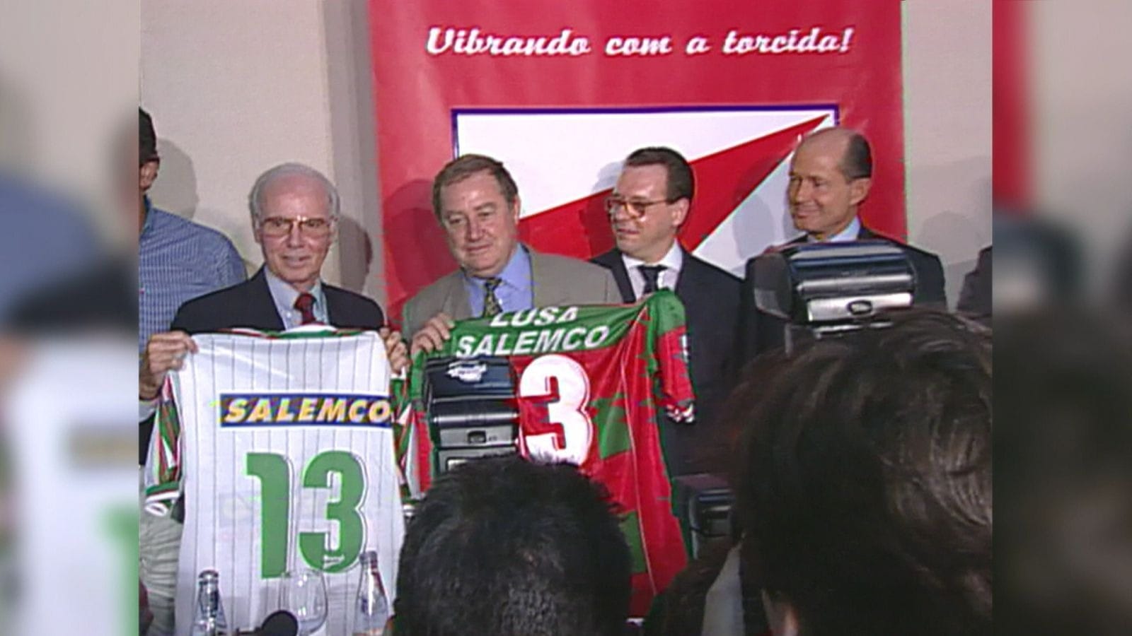 Anúncio de Zagallo na Portuguesa em 1999