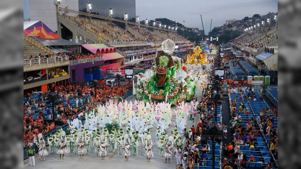 Cláudio Castro veta transferência do Sambódromo do município para o estado