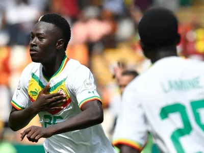 Atual campeã, Senegal estreia com vitória tranquila contra a Gâmbia