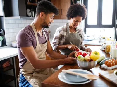 Como cozinhar mais? Carole Crema dá dicas para colocar a mão na massa