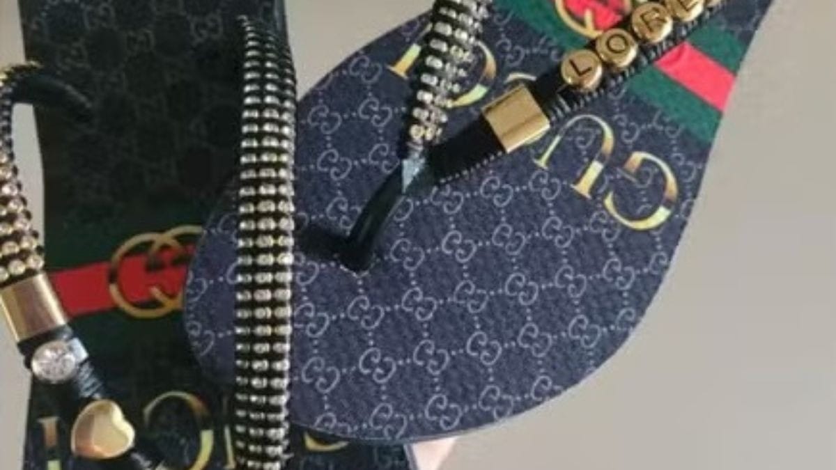 Havaianas falsificadas da Gucci, vendida pelo ateliê Su Entre Linhas